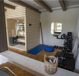 5 bedroom villa with heated pool near Momjan, Istria, sleep 12